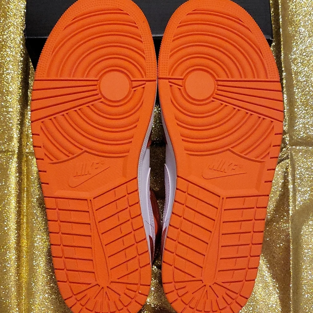 Jordan 1 Mid Metallic Orange - Picture 5 of 8
